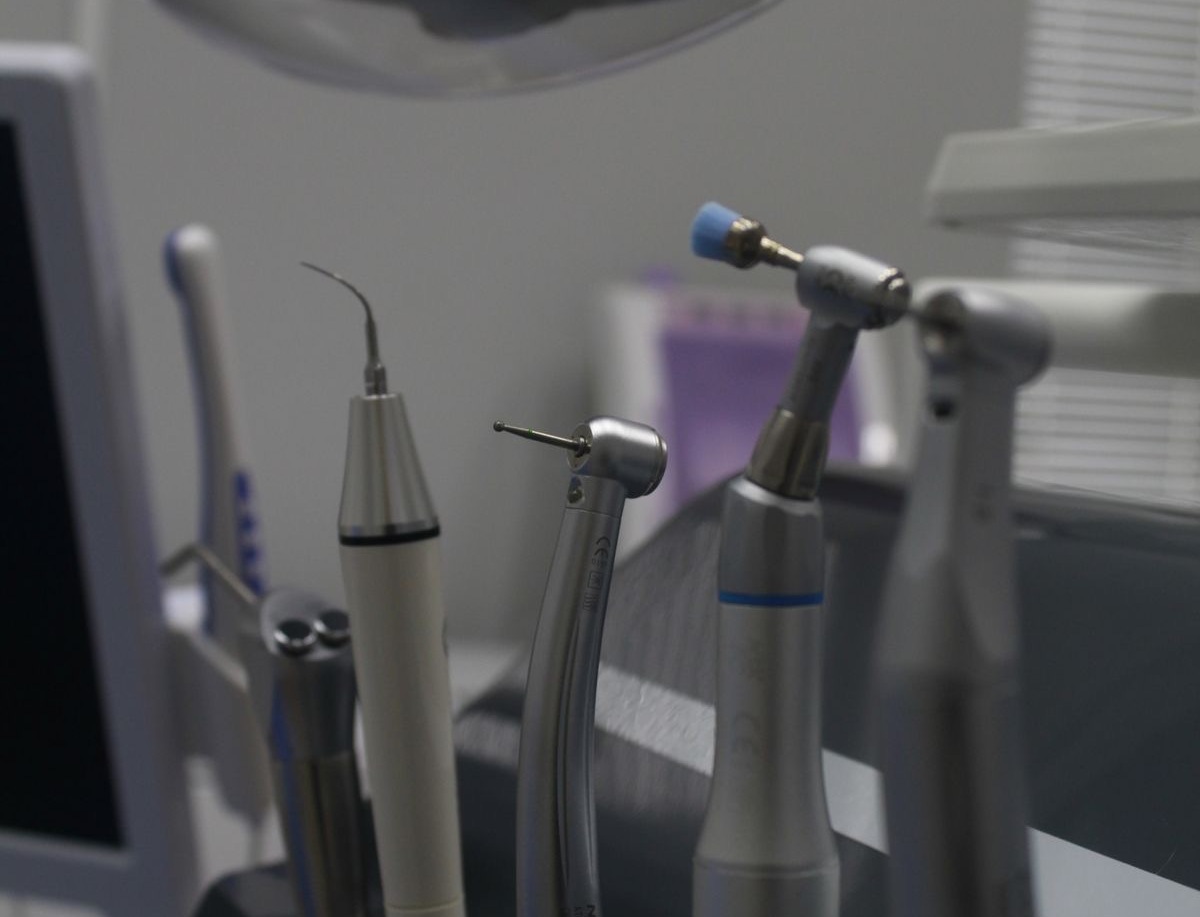 Имплантация зубов в ЦСС